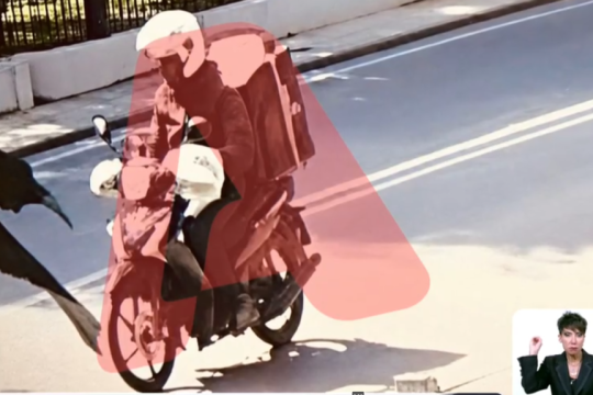 Δίωξη για κακούργημα στον διανομέα που φέρεται να πετροβολούσε περαστικούς
